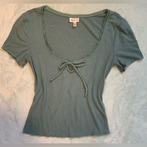 JC Penny V neck top✨